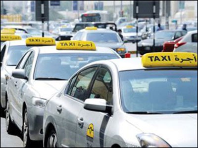 إماراتية تسجل 730 رحلة بالتاكسي خلال عام واحد.. ودبي تطلق خدمة التاكسي "الذكي"