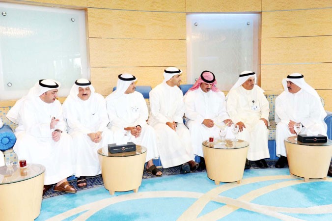 الشمالي والشيخ طلال الخالد ومحمد الفرهود وعلي العبيد خلال استقبال المهنئين بالعيد ﻿