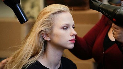 تعرف على الوقت المثالى لتسويق منتجات التجميل والأزياء للنساء