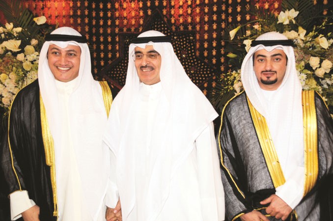 عبداللطيف الروضان يبارك﻿