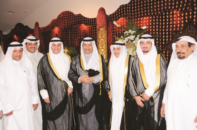سمو الشيخ جابر المبارك والشيخ خالد الجراح يباركان
﻿