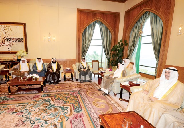 سمو الامير يستمع من رئيس واعضاء المجلس لنتائج الزيارات البرلمانية﻿