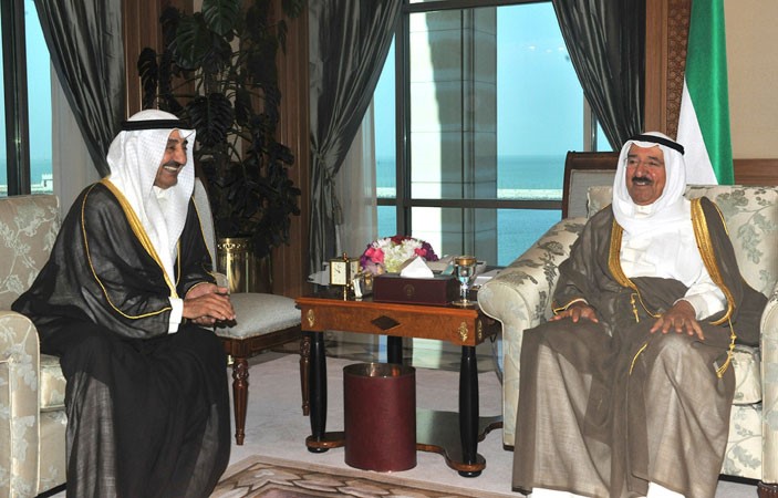 صاحب السمو الامير الشيخ صباح الاحمد مستقبلا جاسم الخرافي 