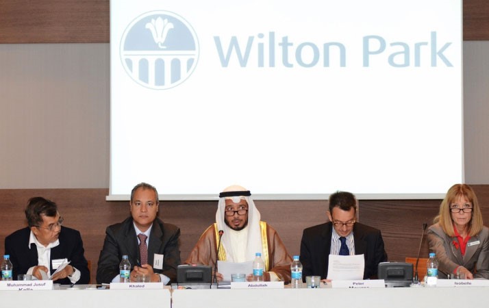 د عبدالله المعتوق اثناءمؤتمر ويلتون بارك في اسطنبول ﻿