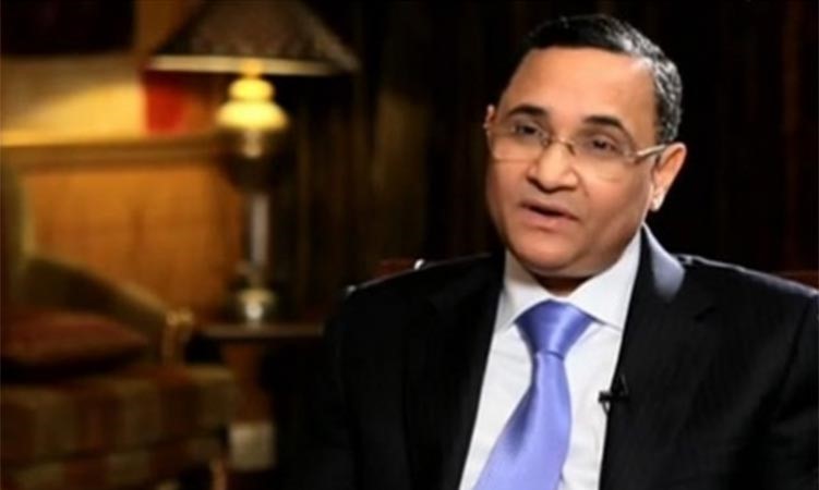 بالفيديو.. إعلامي مصري يشتم عصام العريان ووالدته على الهواء 