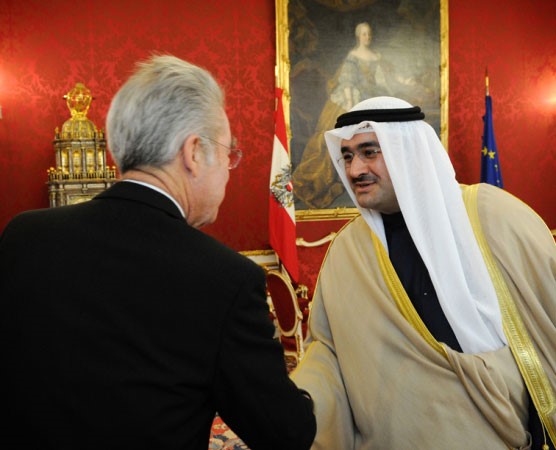 السفير صادق معرفي خلال تقديم اوراق اعتماده الى الرئيس النمساوي هاينز فيشر ﻿