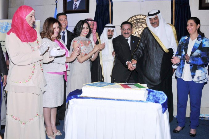  مشاركة في قطع كيكة الحفل بمرور 68 عاما على تاسيس الامم المتحدة