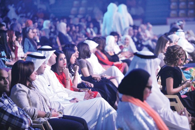 جمهور غفير تابع الحفل الغنائي
