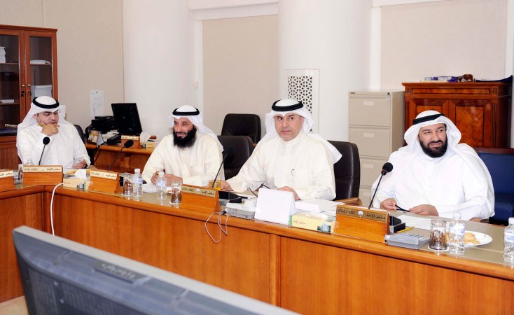 الاولويات برئاسة دعلي العمير وعضوية عبدالله التميمي وسعود الحريجي ودعبدالكريم الكندري