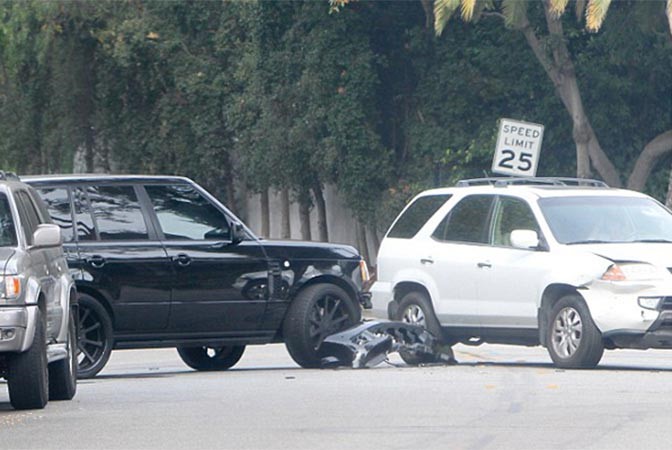 بالصور.. بيكهام يتعرض لحادث مروري في لوس أنجلوس