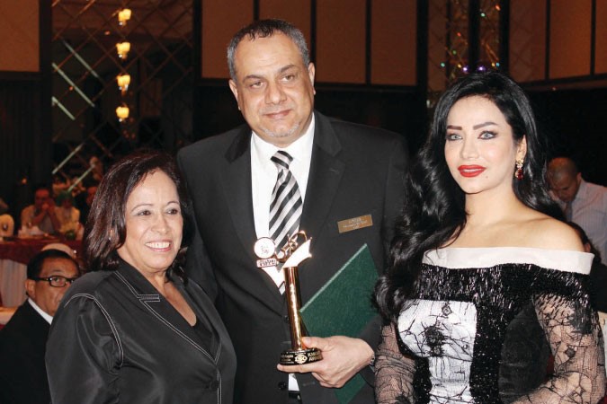 العبد متوسطا الفنانة الكبيرة حياة الفهد والاعلامية لجين عمران﻿