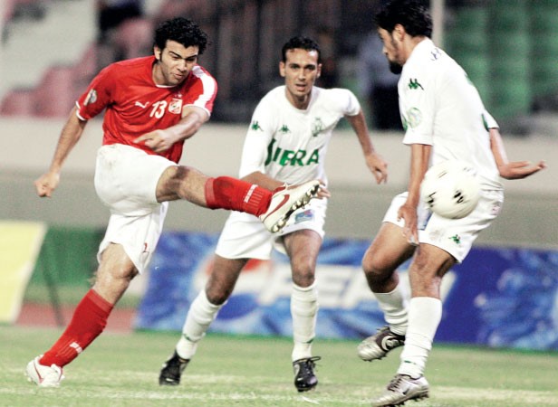 عماد متعب ضمن خيارات المدرب في تشكيلة الاهلي 