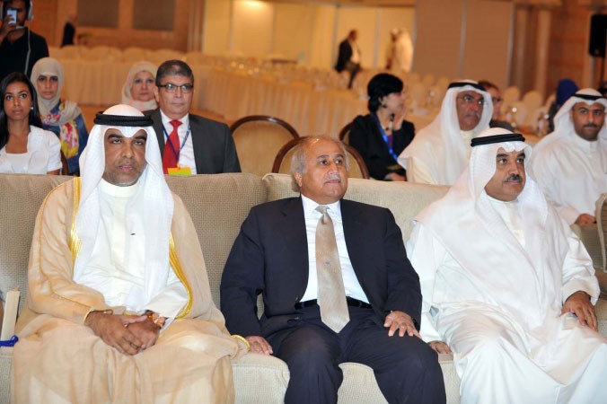 دعبداللطيف البدر في مقدمة الحضور ﻿
