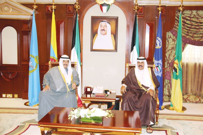 سمو ولي العهد الشيخ نواف الاحمد مستقبلا سمو الشيخ ناصر المحمد﻿