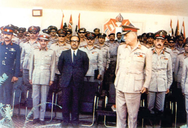 تكريم القوة الكويتية في مصر عام 1974﻿