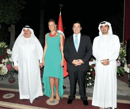الزميل عماد بوخمسين يقدم التهاني