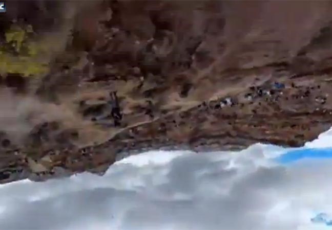 بالفيديو.. درّاج يصور مغامرته من فوق جبل بكاميرا على رأسه في مغامرة تفوق الخيال