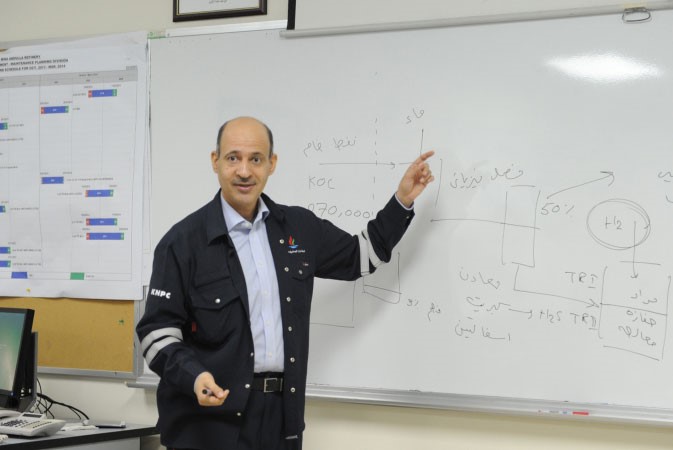 احمد الجيماز يقدم شرحا تفصيليا عن خطوات الصيانة