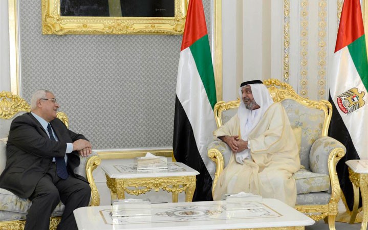 رئيس دولة الامارات الشيخخليفة بن زايد يستقبل الرئيس المصري عدلي منصور وكالة انباء الامارات