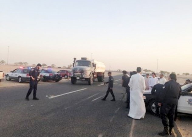 نقطة تفتيش اقامها رجال امن الجهراء على طريق النويصيب﻿