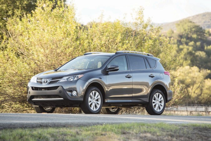 «تويوتا RAV4» تفوز بلقب أفضل مركبة في فئة الكروس أوفر خلال حفل توزيع جوائز الشرق الأوسط للسيارات
