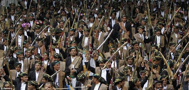 بالصور.. اليمن يدخل موسوعة غينيس بأكبر عُرس جماعي في العالم