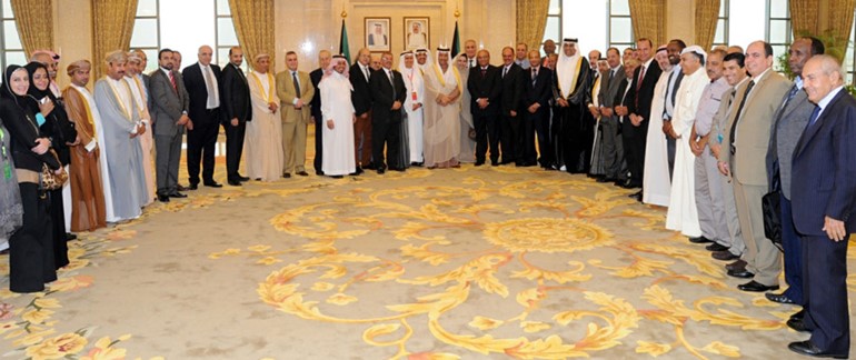 سمو رئيس الوزراء الشيخ جابر المبارك خلال استقباله الوفود المشاركة في اجتماع الامانة العامة لاتحاد الصحافيين العرب﻿