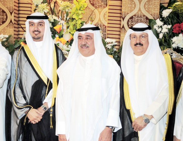 مصطفى الشمالي يبارك للمعرس ووالده
﻿
