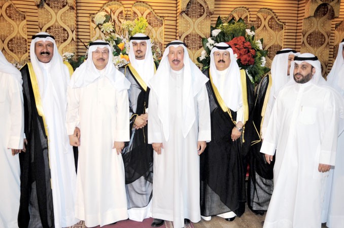 احمد الهارون ومساعد الهارون يباركان﻿