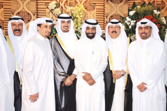 د عبيد الوسمي مهنئا ﻿