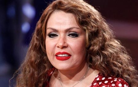 الراقصة لوسي تخضع لعملية جراحية خطيرة