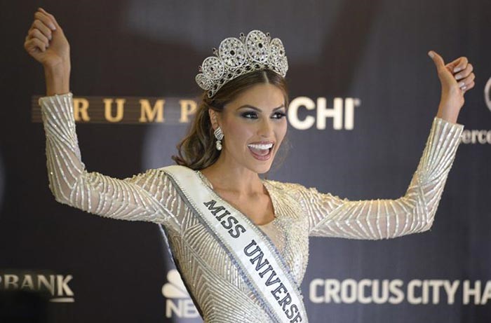 بالفيديو والصور.. فنزويلية ملكة جمال الكون وجميلة الجميلات