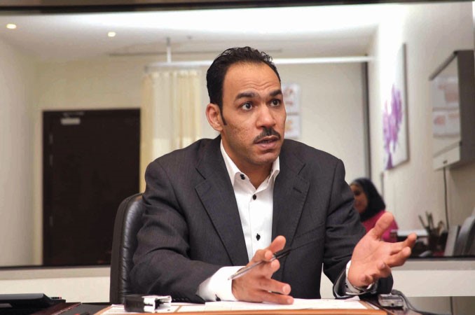 داحمد الملا استشاري الجراحة العامة والسمنة والمناظير والاورام في مستشفى رويال حياة	اسامة ابو عطية﻿