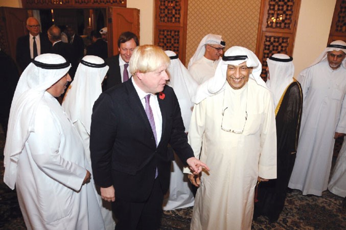 السفير خالد الدويسان في حديث مع جونسون