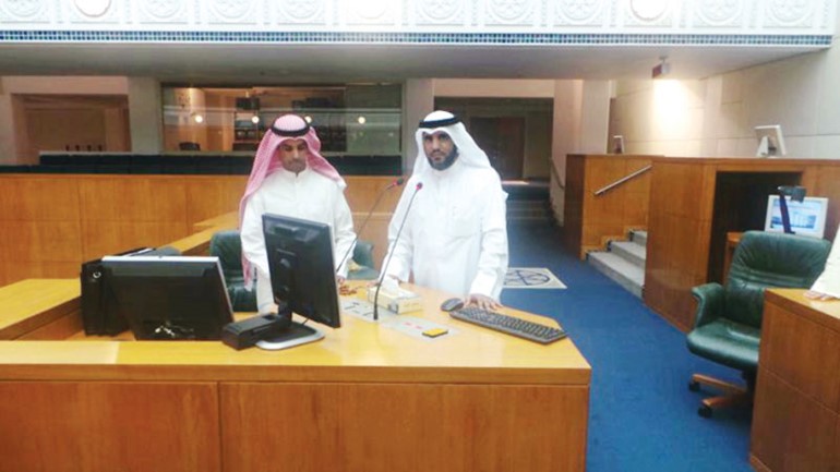 النائب د حسين قويعان يجري بروفة لاستجواب وزير الصحة﻿
