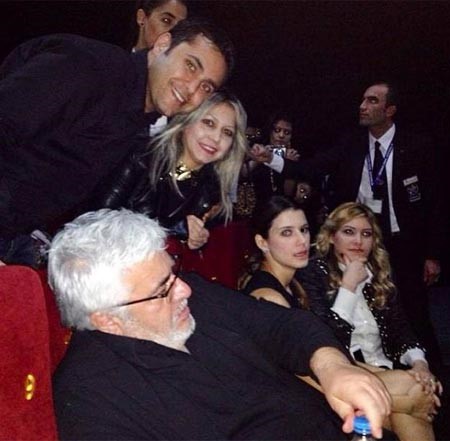 بالفيديو.. صرخات المعجبين ترعب بيرين سآت