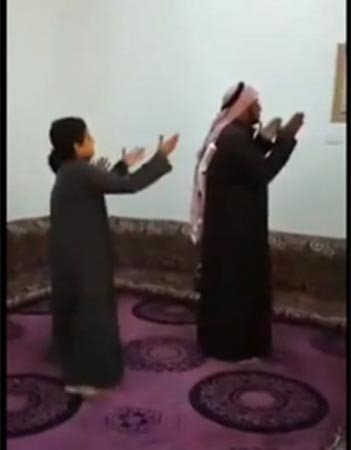 بالفيديو .. أطفال سعوديون يدعون لوالدهم بالزواج من أربع حريم