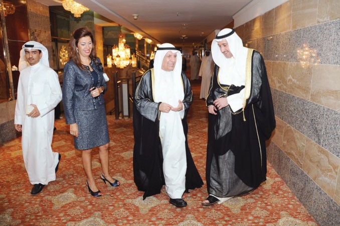 علي الغانم والشيخ فيصل الحمود﻿