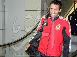 بالفيديو.. شاهد " شرشحة " مذيع مصري لـ " أبوتريكة" على الهواء