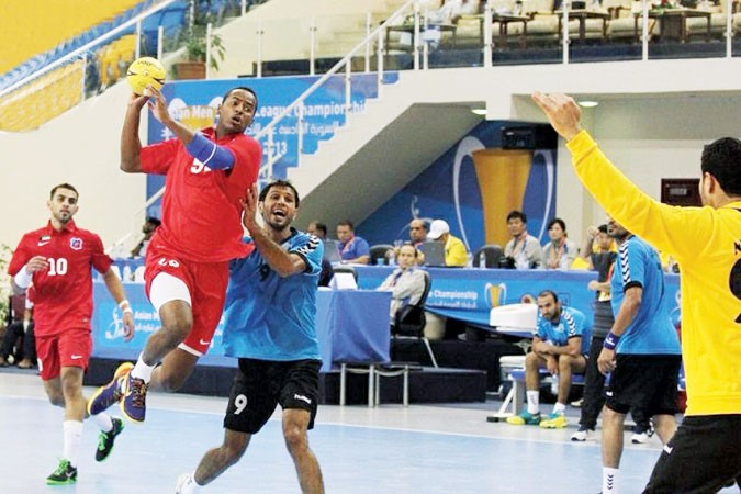 لاعب الابيض سعود الضويحي اجاد في اختراق دفاع نفط الجنوب العراقي﻿