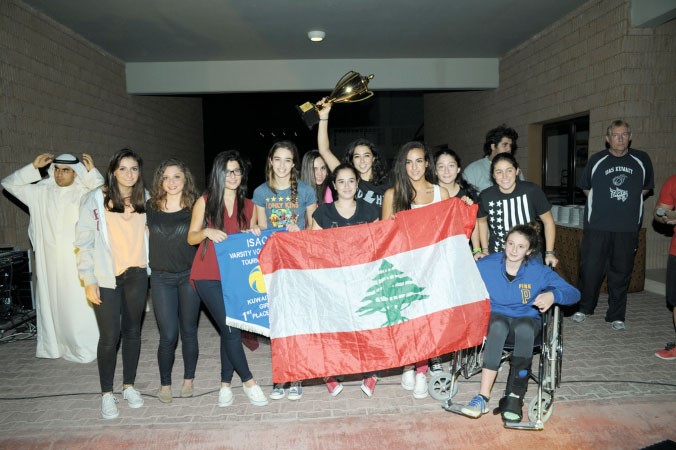 طالبات الجامعة الاميركية في بيروت فزن بلقب الفتيات﻿