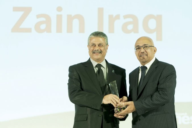تسلم الجائزة﻿