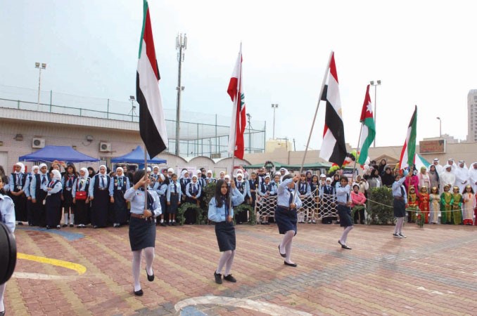 الطالبات خلال الحفل ﻿