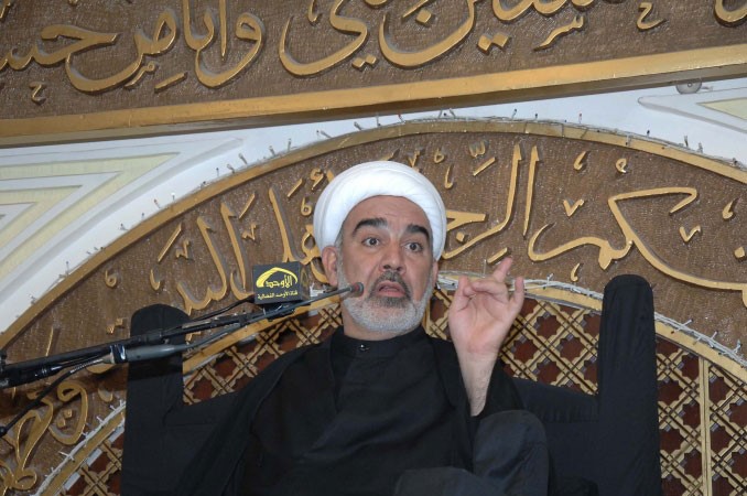 الشيخ علي شجاعي يلقي درسه في حسينية الاوحد
