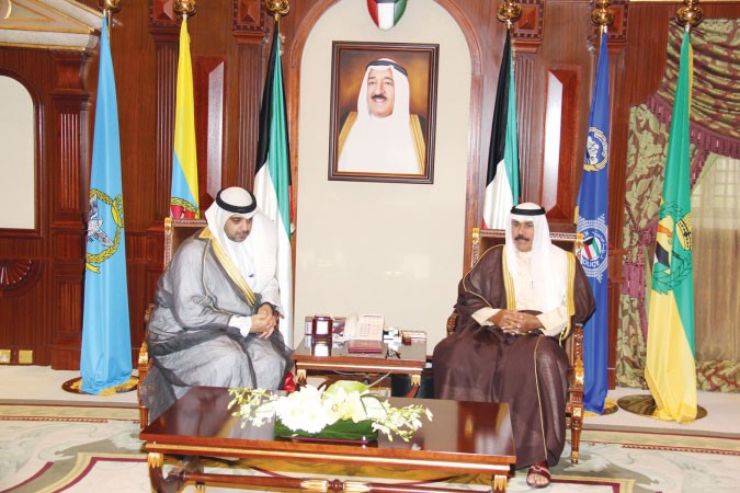 سمو ولي العهد الشيخ نواف الاحمد مستقبلا الشيخ محمد العبدالله