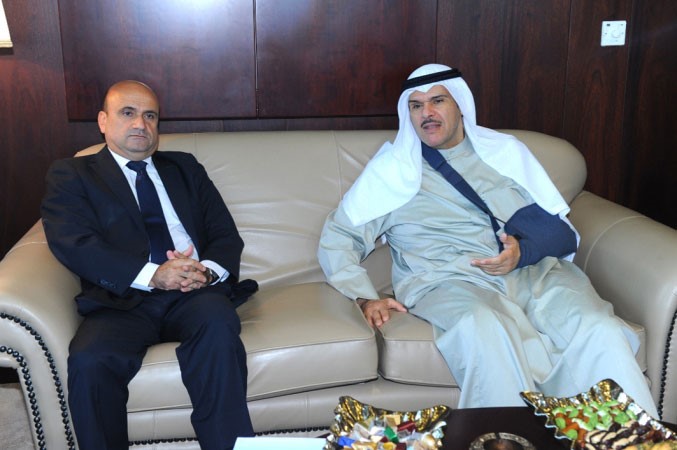 الشيخ سلمان الحمود مستقبلا النائب اللبناني سيمون ابي رميا 