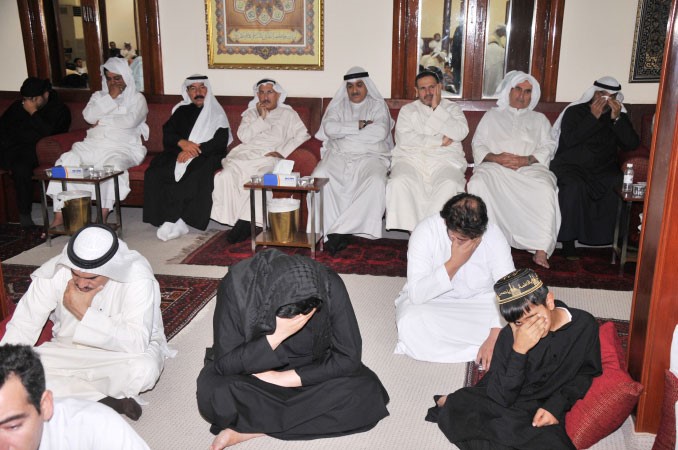 الجميع ذرف الدموع في ذكرى استشهاد سيد شباب اهل الجنة﻿