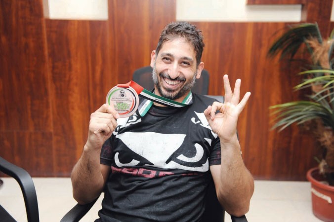 لاعب الجيوجيتسو درائد بركة سعيد بحصوله على الميدالية البرونزية في بطولة العالم﻿