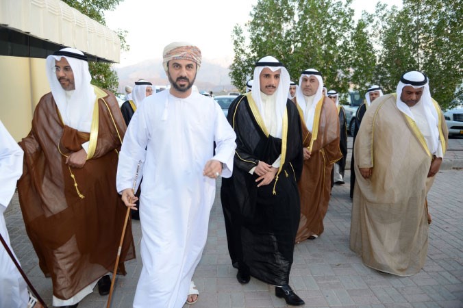 الغانم وعبدالله التميمي اثناء وصولهما الى عمان
