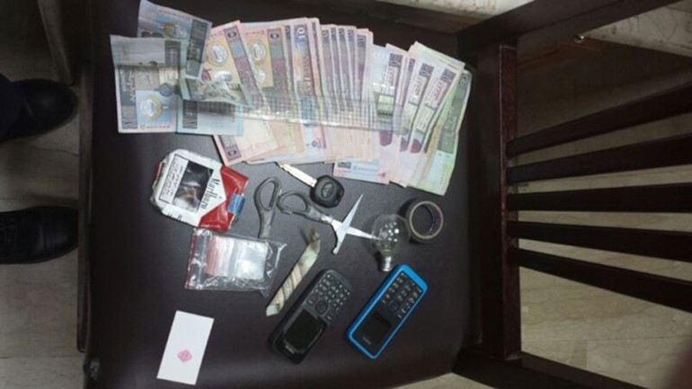 المضبوطات التي عثر عليها في المركبة تم التحفظ عليها